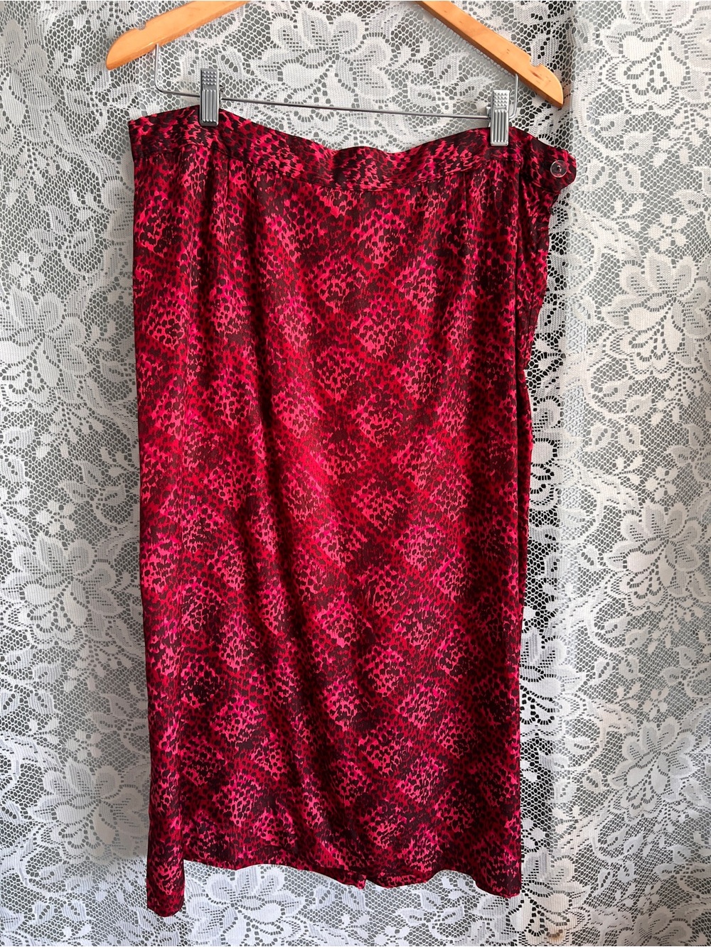 Vintage Red Satin Skirt Set with Black Velvet Collar - Picture 3 of 11